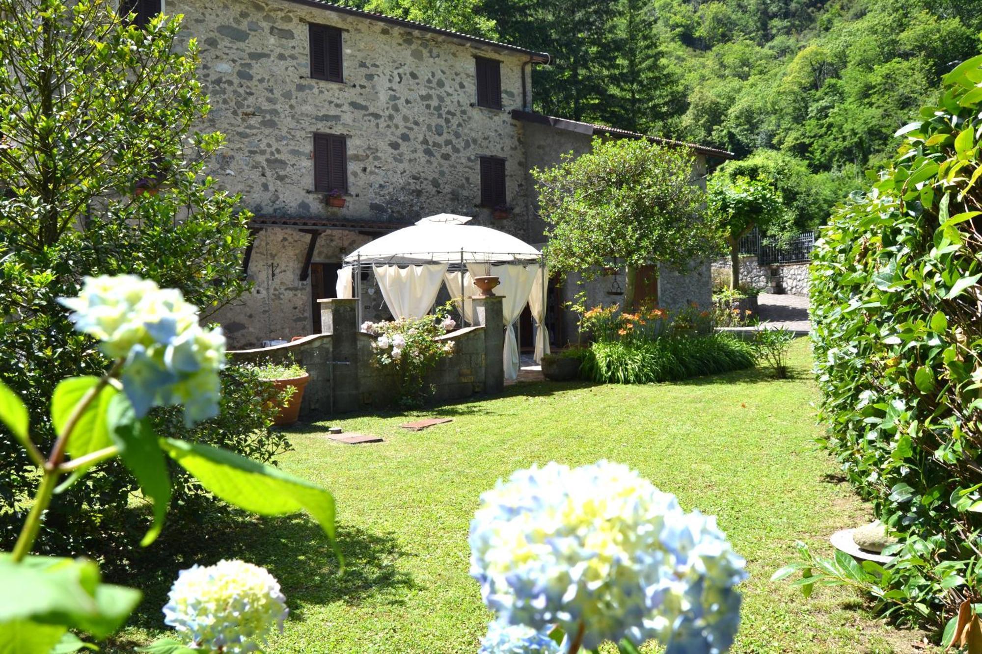 Casa Vacanze Il Boscaccio "Casa Massimo" Fornovolasco Buitenkant foto
